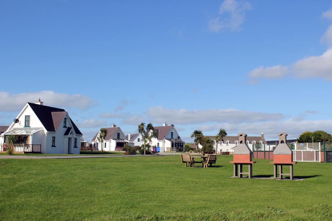 Hookless Holiday Homes Fethard Bagian luar foto