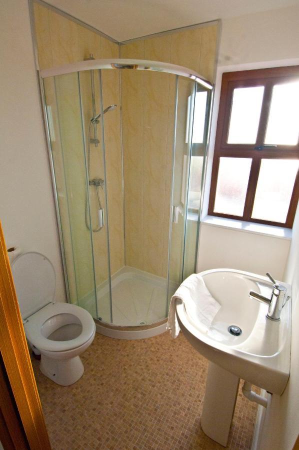 Hookless Holiday Homes Fethard Bagian luar foto