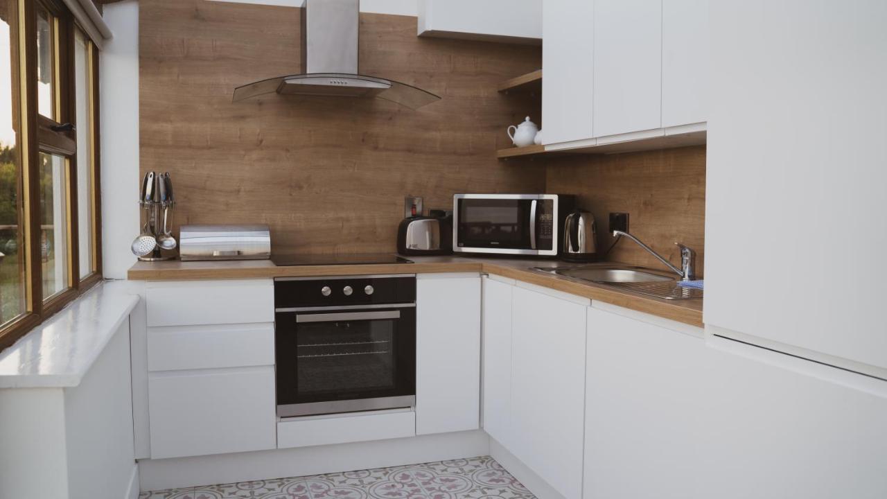 Hookless Holiday Homes Fethard Bagian luar foto